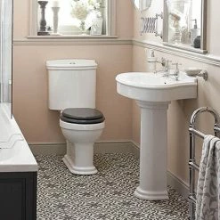 Heritage Bathrooms Heritage Claverton Traditional 4-Piece Bathroom Suite