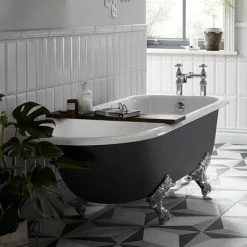 Heritage Bathrooms Heritage Essex 2TH Roll Top Cast Iron Bath (1700x770mm) With Feet 3 Heritage Bathrooms Heritage Essex 2TH Roll Top Cast Iron Bath (1700x770mm) With Feet -Heritage Bathrooms shop ESSEX 2TH BATH D3 460