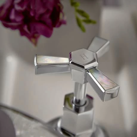 Heritage Bathrooms Heritage Gracechurch Mother of Pearl Bath Pillar Taps - TGRDMOP01 Heritage Bathrooms Heritage Gracechurch Mother Of Pearl Bath Pillar Taps - TGRDMOP01 -Heritage Bathrooms shop Mother of Pearl N 460