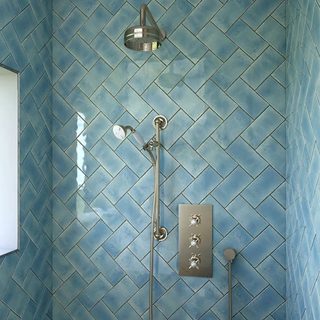 Heritage Bathrooms Heritage Dawlish Concealed Valve With 6" Fixed Head & Adjustable Riser - Vintage Gold - SDCDUAL06 1 Heritage Bathrooms Heritage Dawlish Concealed Valve With 6" Fixed Head & Adjustable Riser - Vintage Gold - SDCDUAL06