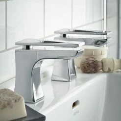 Alternative view of Heritage Bathrooms Heritage - Hemsby Basin Pillar Taps - THPC00